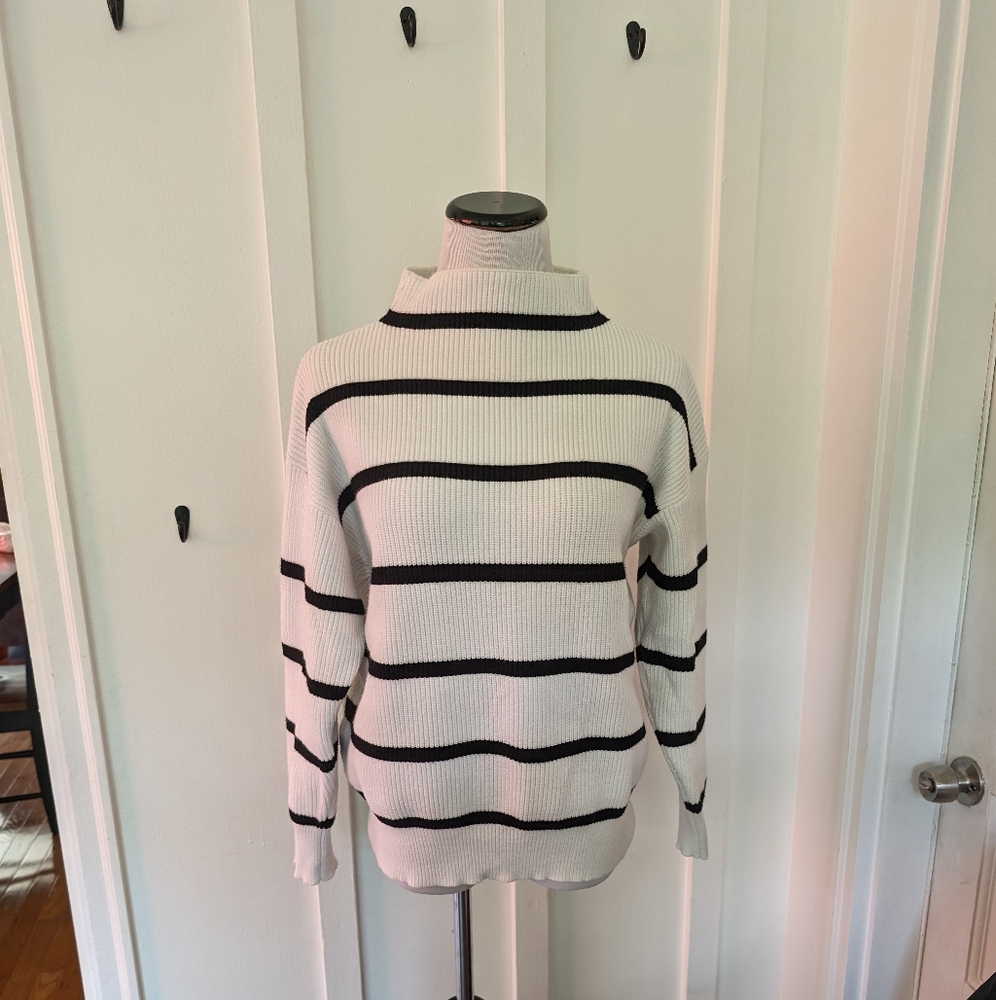 Love Olive Co mockneck sweater
